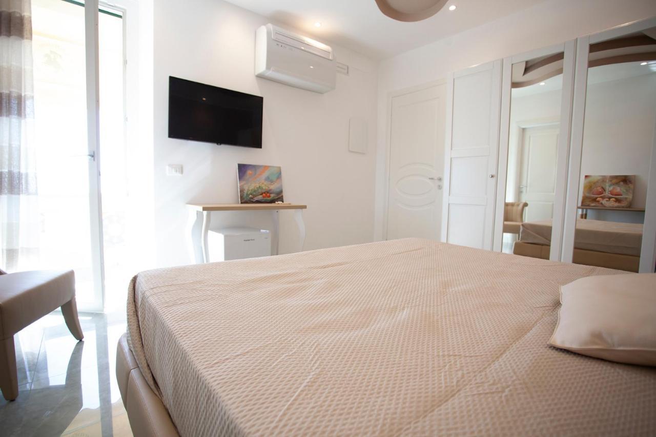 فندق Cavalieri D'Oro Luxury House آنسيو المظهر الخارجي الصورة