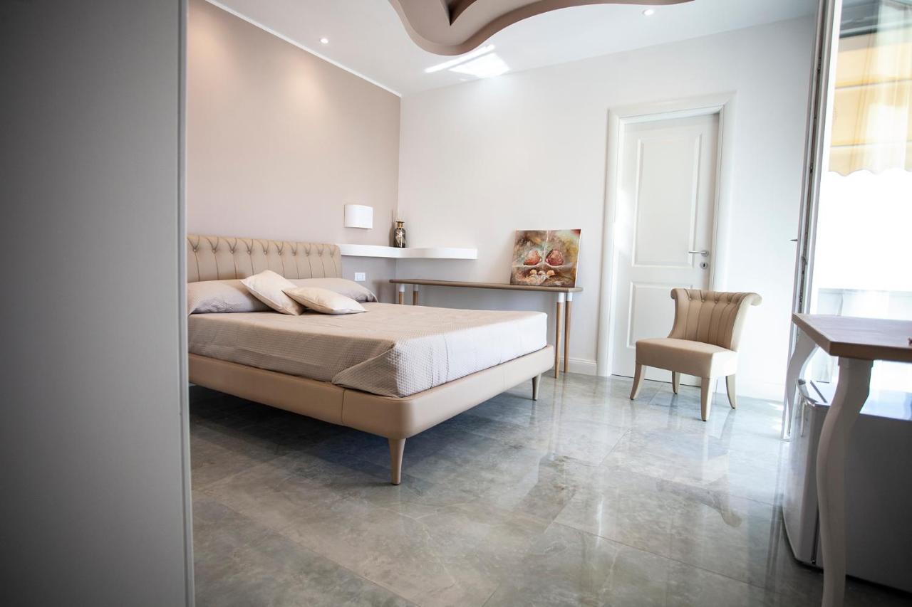 فندق Cavalieri D'Oro Luxury House آنسيو المظهر الخارجي الصورة
